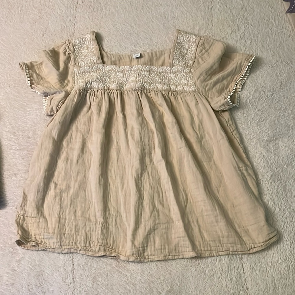 Old Navy L short sleeve blouse with detail sleeves